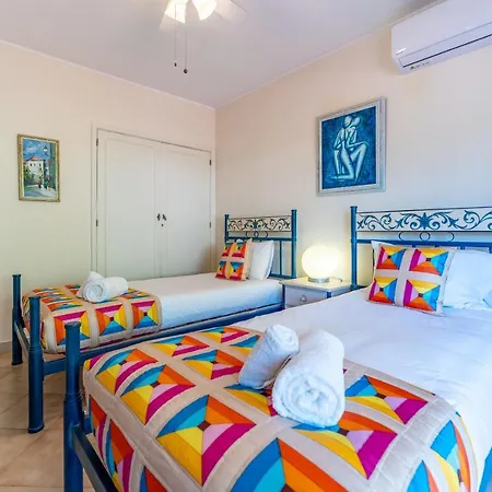 2 Bdr W/balcony In Vale Do Lobo By Lovelystay אלמנסיל